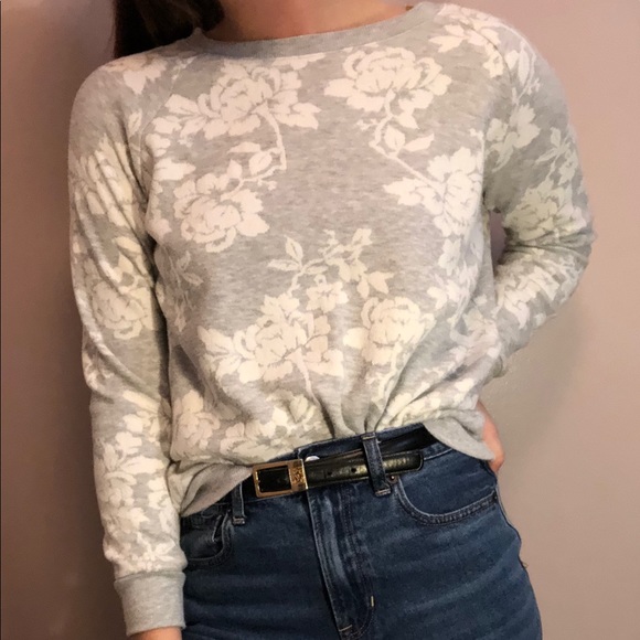 Forever 21 Sweaters - Cute floral sweatshirt/sweater